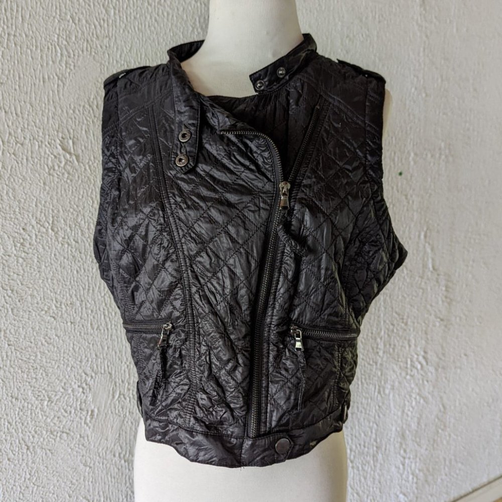 Blanc Noir biker-style lightweight quilted vest